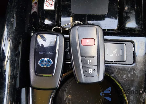 2019 Toyota Prius Xle from USA, damaged, VIN JTDL9RFU5K3000577